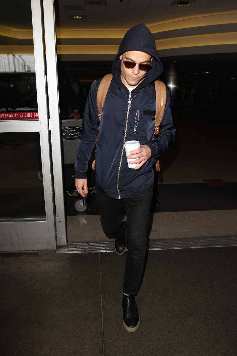 Airport style!!! Image via Splash